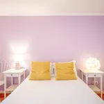 Rent 1 bedroom apartment of 45 m² in Lisbon