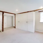 Rent 7 bedroom house in South East England