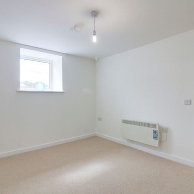 Flat to rent in Fore Street, Bovey Tracey, Newton Abbot TQ13