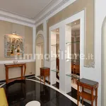 Rent 4 bedroom apartment of 210 m² in Bari