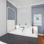  appartement avec 4 chambre(s) en location à Paris