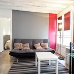 Appartement de 370 m² avec 1 chambre(s) en location à Paris