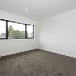 Rent 4 bedroom house in Reservoir