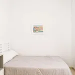 Rent a room of 140 m² in valencia