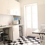 Rent 4 bedroom apartment of 50 m² in Lisboa