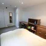 Rent 3 bedroom flat in Leeds