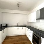 Rent 4 bedroom flat in South East England