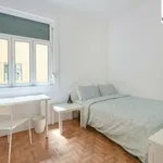 Rent 16 bedroom apartment in Lisbon