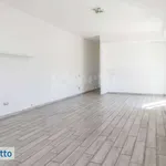 Affitto 3 camera appartamento di 75 m² in Naples