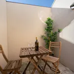 Rent 1 bedroom apartment of 34 m² in Porto