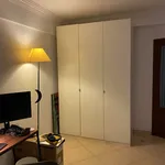 Rent a room of 90 m² in Lisbon