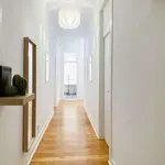 Rent a room of 120 m² in lisbon