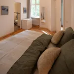 Miete 7 Schlafzimmer wohnung von 135 m² in Berlin