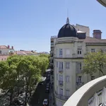 Rent a room of 300 m² in Lisbon