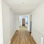 Rent 3 bedroom apartment in South East England