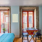 Rent 1 bedroom apartment of 30 m² in Porto