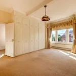 Rent 3 bedroom flat in St Albans