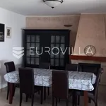 Najam 3 spavaće sobe kuća od 200 m² u Omiš