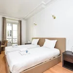 Appartement de 1200 m² avec 3 chambre(s) en location à Paris