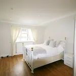 Rent 2 bedroom flat in Newmarket