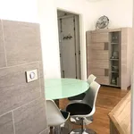 Appartement de 390 m² avec 1 chambre(s) en location à Paris