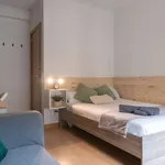 Rent a room of 140 m² in madrid