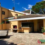 Rent 5 bedroom house of 850 m² in Roma