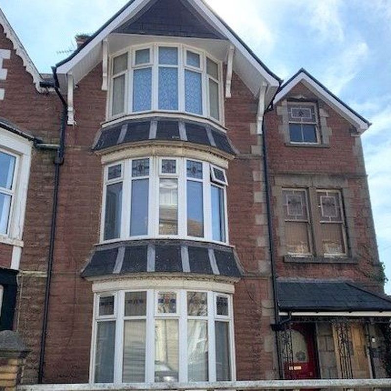 Flat to rent in Victoria Avenue, Porthcawl CF36