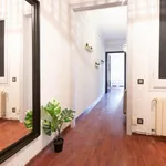 Rent 5 bedroom apartment in Barcelona