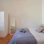 Rent a room in lisbon