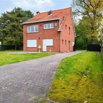 Huur 3 slaapkamer huis van 630 m² in SCHILDE