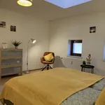 Miete 4 Schlafzimmer wohnung von 85 m² in Magdeburg