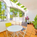 Rent 3 bedroom house of 260 m² in Marbella