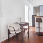 Appartement de 1130 m² avec 3 chambre(s) en location à Paris