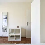 Rent a room in lisbon