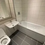 Rent 2 bedroom flat in Salford