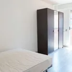 Rent a room of 150 m² in valencia