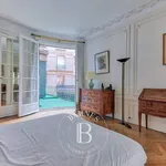 Rent 6 bedroom apartment of 209 m² in Paris