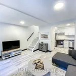 Rent 5 bedroom house of 65 m² in Toronto