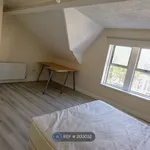 Rent 4 bedroom flat in Wales