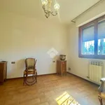 Affitto 5 camera casa di 176 m² in Poggio A Caiano