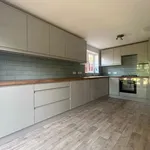 Rent 4 bedroom house in South East England