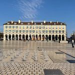 Un appartement situé au 3ème et dernier étage d'un immeuble ancien au coeur du centre ville de Saint-Germain-en-Laye.