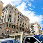 Affitto 4 camera appartamento di 105 m² in Genova