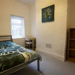 Rent 3 bedroom flat in West Midlands