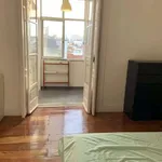 Rent a room of 220 m² in lisbon