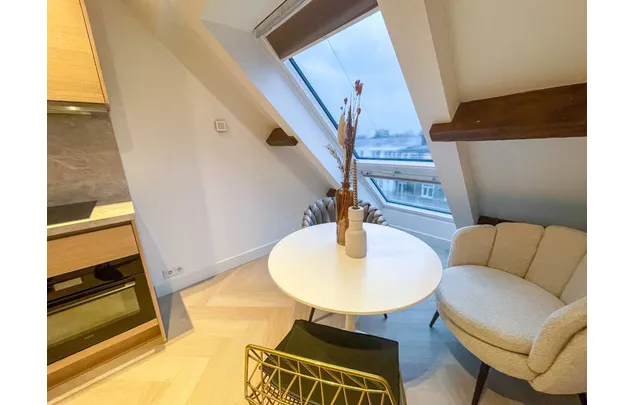 Huur 4 slaapkamer appartement van 56 m² in Amsterdam