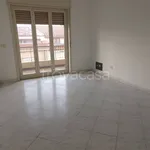 Affitto 3 camera appartamento di 80 m² in Itala