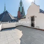 Pronajměte si 3 ložnic/e byt o rozloze 131 m² v Prague