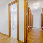 Rent a room of 110 m² in madrid